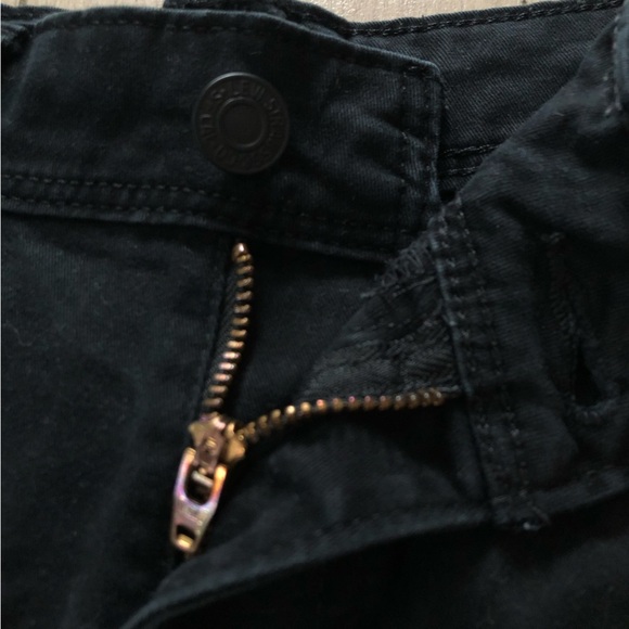 Levi’s Black High Rise Shorts - Picture 5 of 11